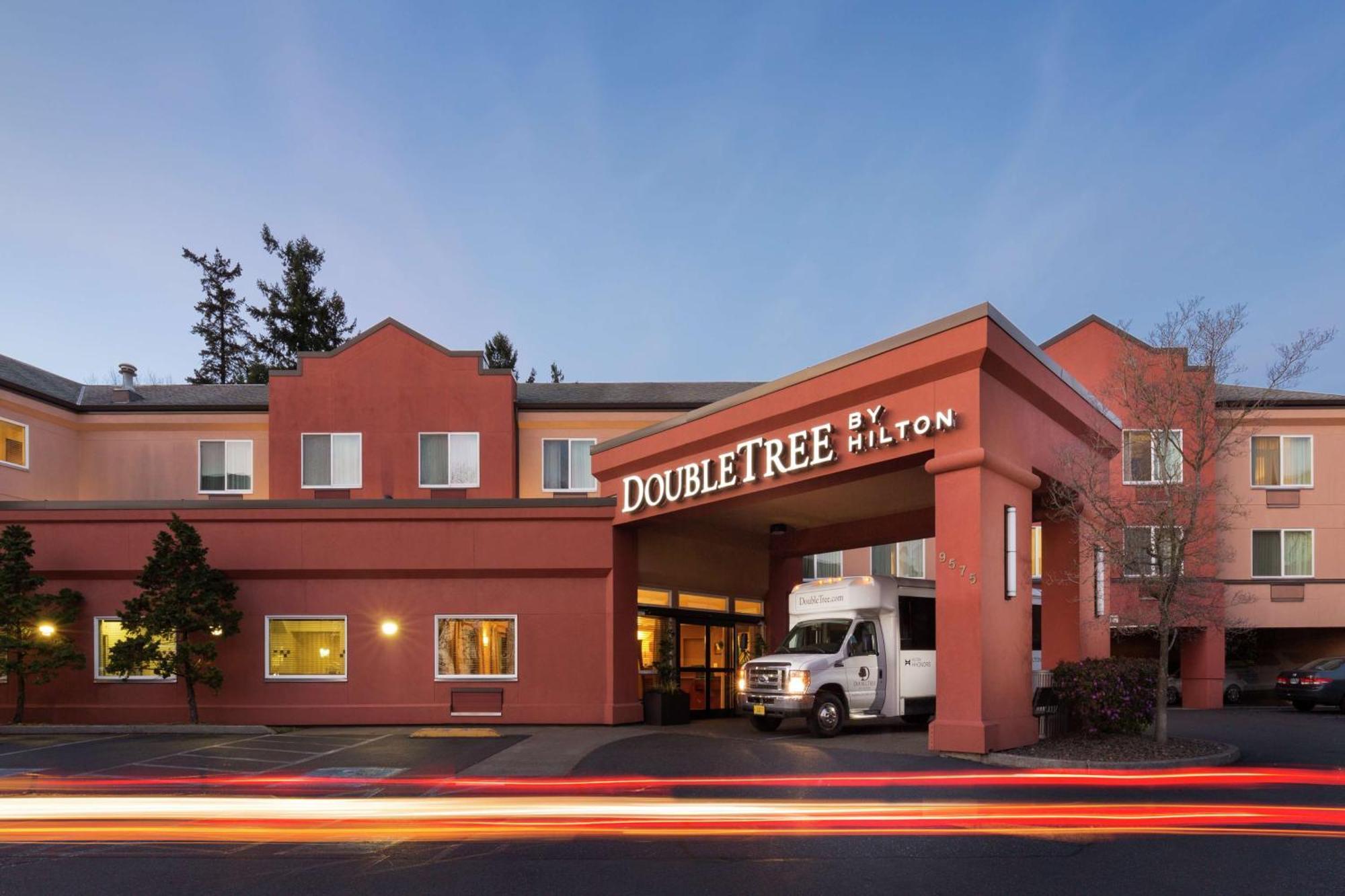 Doubletree By Hilton Portland Tigard Hotel Екстериор снимка